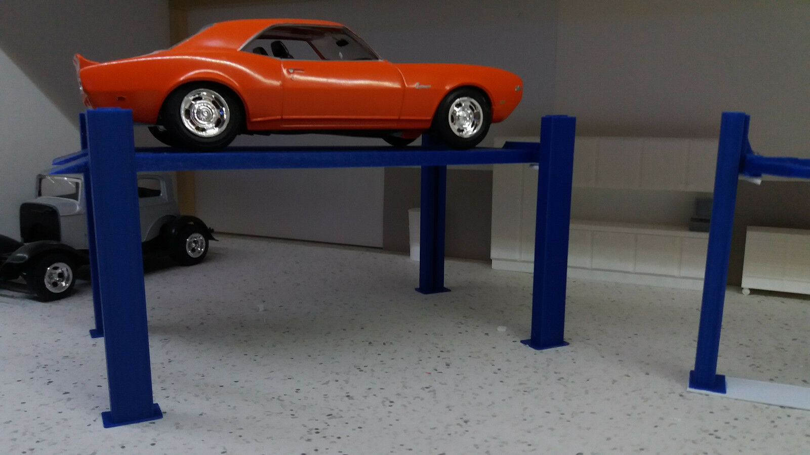 4 Post Model Car Lift 1:24 1:25 Scale Diorama
